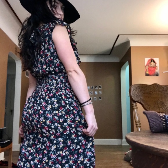 SUZY SHIER ruffled flowered boho dress - Picture 9 of 9